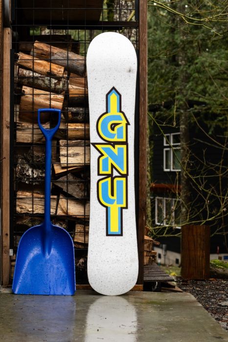 GNU Antigravity Snowboard | GNU Snowboards 2024-2025